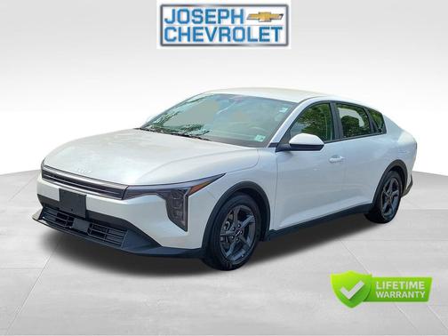 Snow White Pearl 2025 Kia K4 LXS