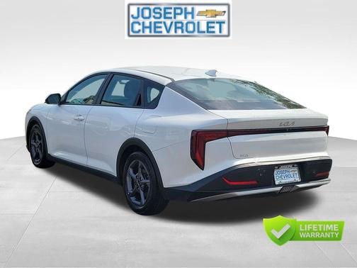 Snow White Pearl 2025 Kia K4 LXS