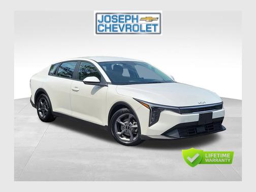 Snow White Pearl 2025 Kia K4 LXS