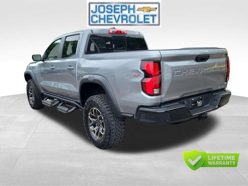 Sterling Gray Metallic 2024 Chevrolet Colorado ZR2