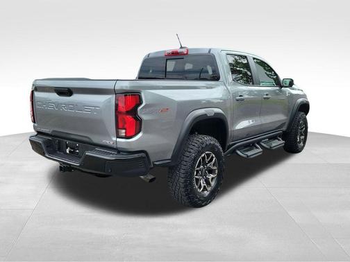 Sterling Gray Metallic 2024 Chevrolet Colorado ZR2