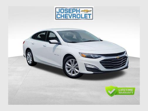 Summit White 2024 Chevrolet Malibu FWD 1LT