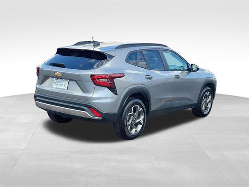 Sterling Gray Metallic 2025 Chevrolet Trax LT