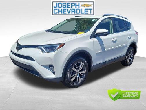 Super White 2018 Toyota RAV4 XLE
