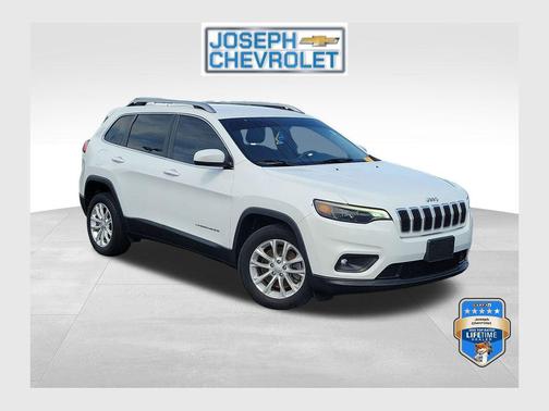Bright White Clearcoat 2019 Jeep Cherokee Latitude