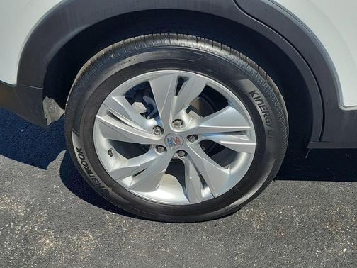 Summit White 2025 Buick Encore GX Preferred