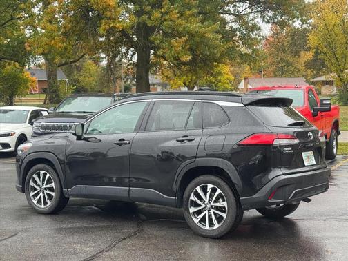 2024 Toyota Corolla Cross XLE