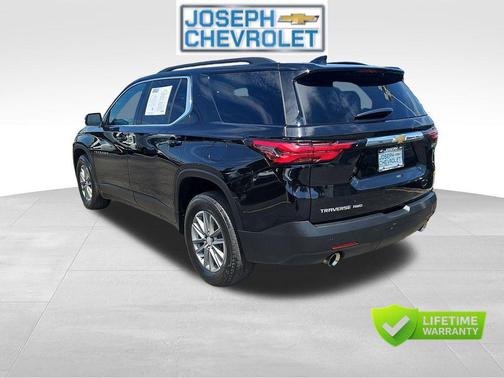 Mosaic Black Metallic 2023 Chevrolet Traverse LT Cloth