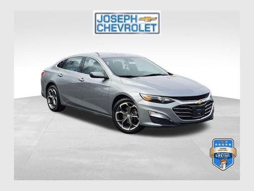 Sterling Gray Metallic 2024 Chevrolet Malibu FWD 1LT