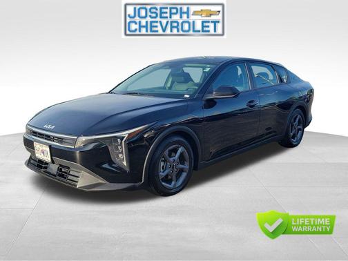 Aurora Black Pearl 2025 Kia K4 LXS