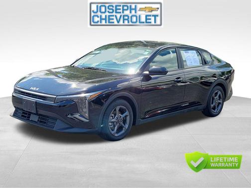 Aurora Black Pearl 2025 Kia K4 LXS