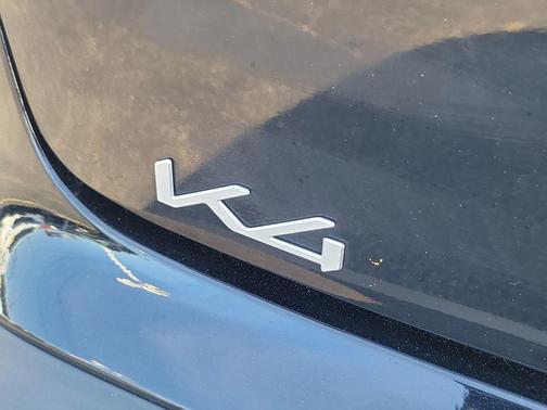 Aurora Black Pearl 2025 Kia K4 LXS