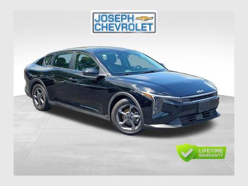 Aurora Black Pearl 2025 Kia K4 LXS