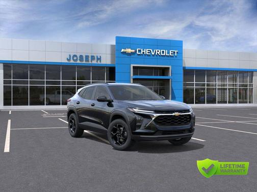 Mosaic Black Metallic 2026 Chevrolet Trax LT