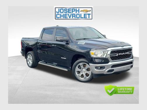 Diamond Black Crystal Pearlcoat 2023 RAM 1500 Big Horn/Lone Star