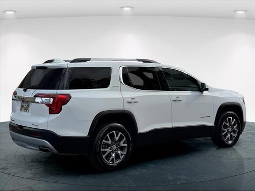 2023 GMC Acadia AWD SLT