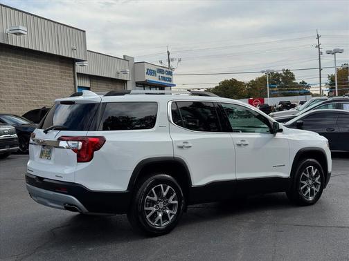 2023 GMC Acadia AWD SLT