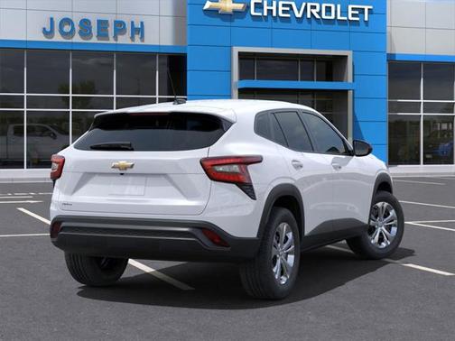 2025 Chevrolet Trax LS
