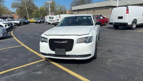 2019 Chrysler 300 Touring