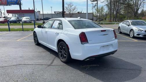 2019 Chrysler 300 Touring