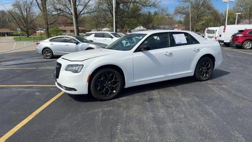 2019 Chrysler 300 Touring