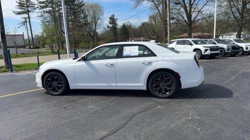 2019 Chrysler 300 Touring