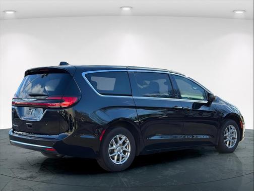 2025 Chrysler Pacifica L