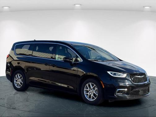 2025 Chrysler Pacifica L