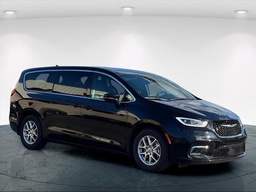 2025 Chrysler Pacifica L