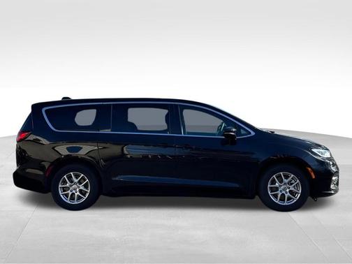 2025 Chrysler Pacifica L