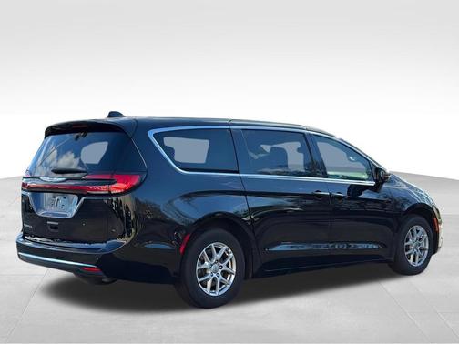 2025 Chrysler Pacifica L