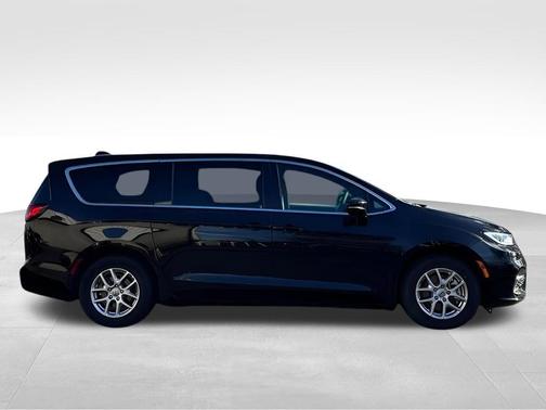 2025 Chrysler Pacifica L