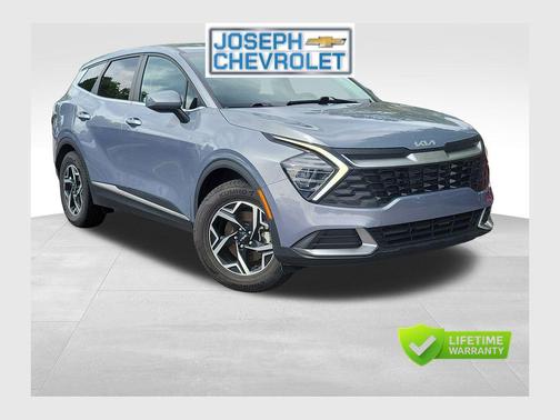 Everlasting Silver 2025 Kia Sportage LX