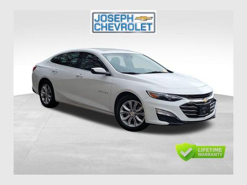 Summit White 2024 Chevrolet Malibu FWD 1LT