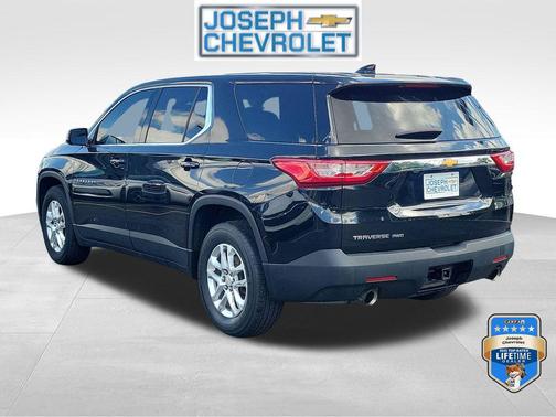 Mosaic Black Metallic 2018 Chevrolet Traverse LS