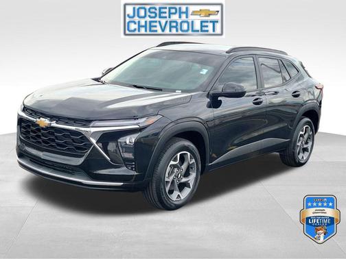 Mosaic Black Metallic 2024 Chevrolet Trax LT