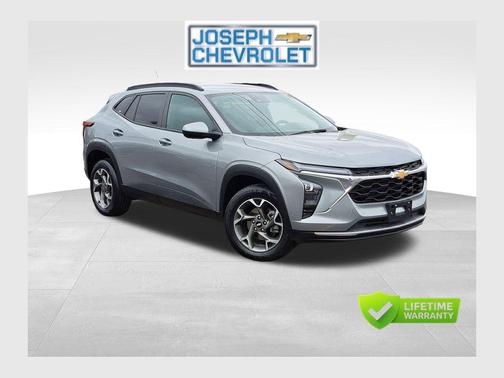 Sterling Gray Metallic 2025 Chevrolet Trax LT