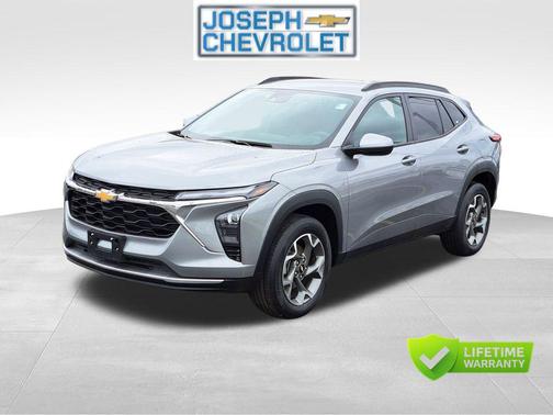 Sterling Gray Metallic 2025 Chevrolet Trax LT
