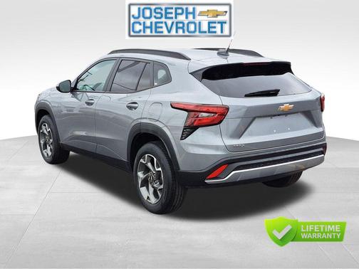 Sterling Gray Metallic 2025 Chevrolet Trax LT