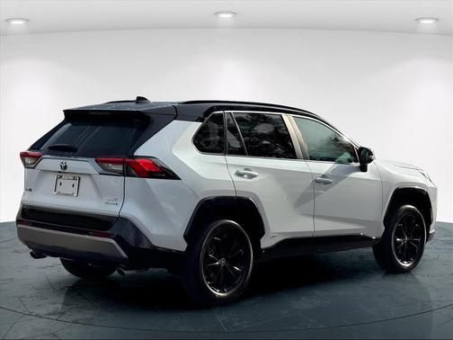 2024 Toyota RAV4 Hybrid SE