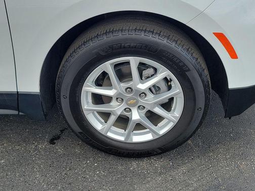 Summit White 2023 Chevrolet Equinox 1LT