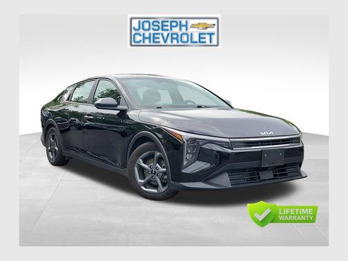 Aurora Black Pearl 2025 Kia K4 LXS