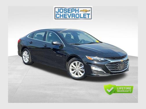 Mosaic Black Metallic 2024 Chevrolet Malibu FWD 1LT