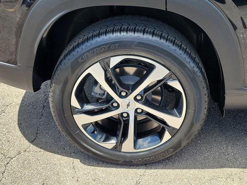 Mosaic Black Metallic 2024 Chevrolet Trax FWD 1RS