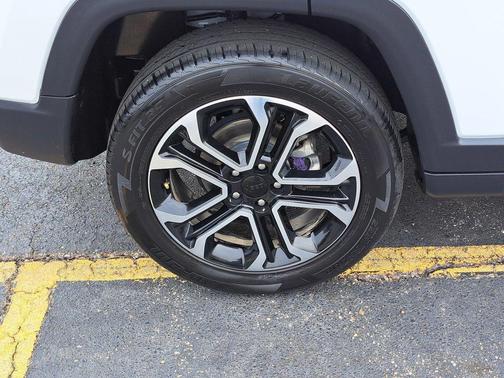 Bright White Clearcoat 2023 Jeep Compass Limited