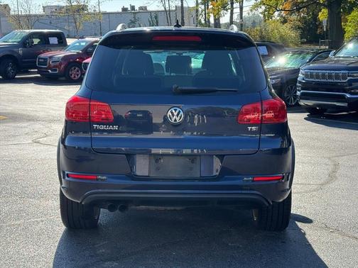 2016 Volkswagen Tiguan R-Line