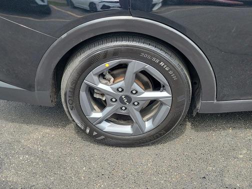 Aurora Black Pearl 2025 Kia K4 LXS