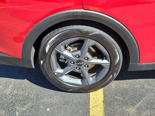 Currant Red 2025 Kia K4 LXS