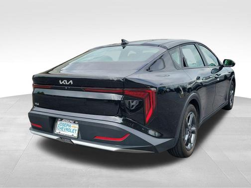 Aurora Black Pearl 2025 Kia K4 LXS