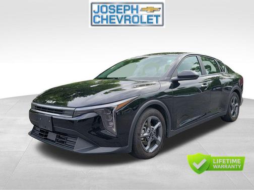 Aurora Black Pearl 2025 Kia K4 LXS